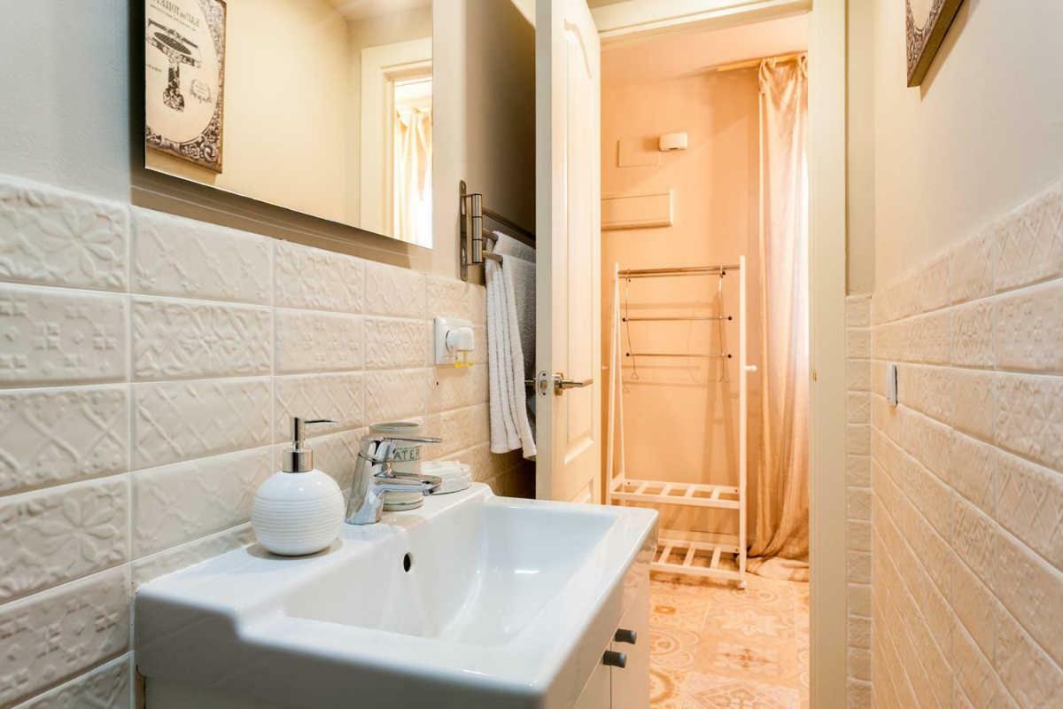 Precioso Apartamento En Pleno Centro Con Wifi Valenza Esterno foto